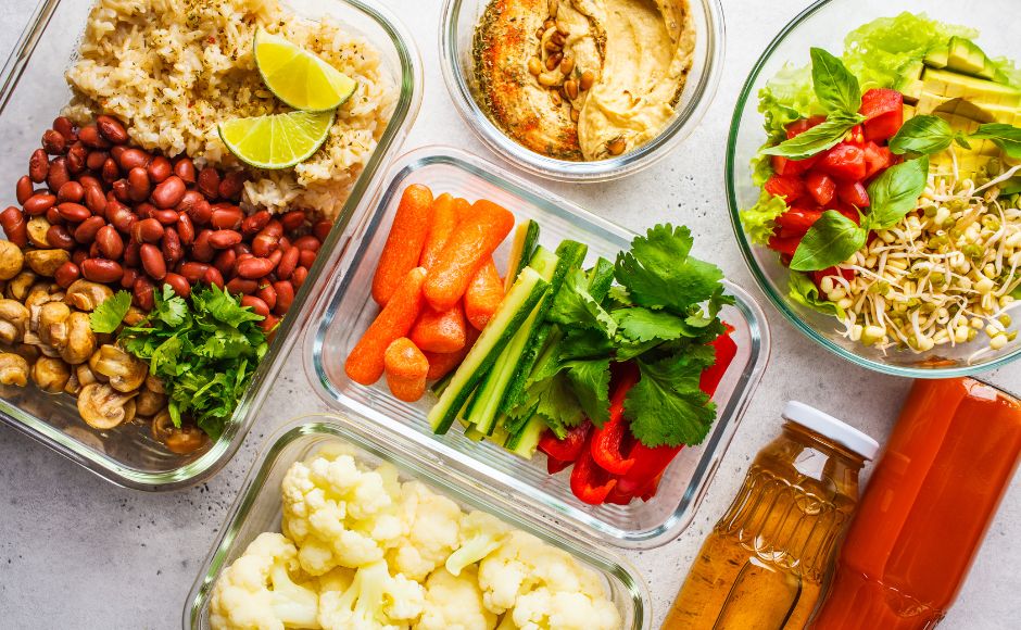 המדריך המלא ל - MEAL PREP של תהליך ניקוי: ארוחות טעימות ומזינות בכמה שפחות מאמץ