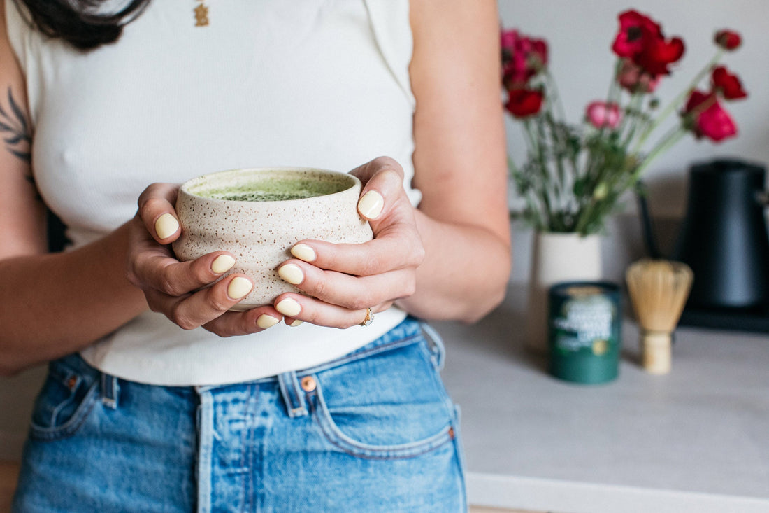 נפיחות, עייפות וכבדות? גלו איך מאצ׳ה יכולה לתמוך בעיכול בריא